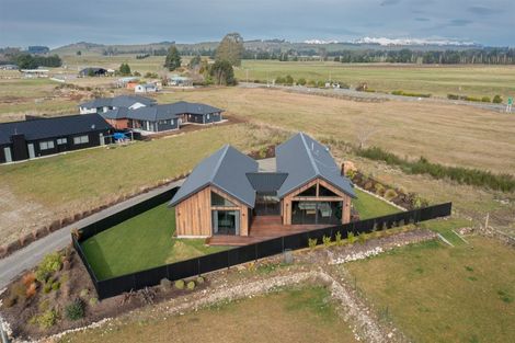 Photo of property in 6 Ralph Moir Drive, Te Anau, 9679