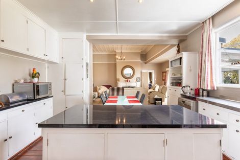 Photo of property in 6 Totara Road, Kumeroa, Woodville, 4997