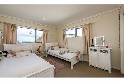 Photo of property in 12 Whitu Street, Khandallah, Wellington, 6035