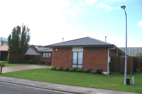 Photo of property in 102 Kingdale Road, Henderson, Auckland, 0610