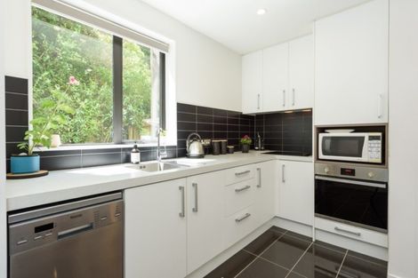 Photo of property in 22/8 Thatcher Crescent, Crofton Downs, Wellington, 6035