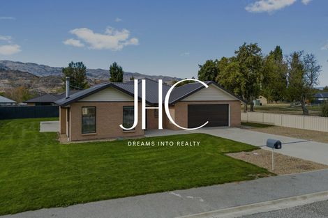 Photo of property in 58 Stratford Drive, Mount Pisa, Cromwell, 9383