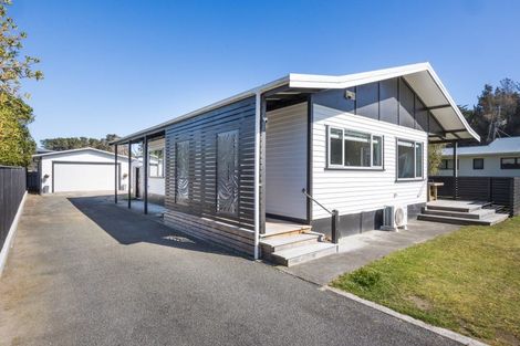 Photo of property in 8 Cousins Avenue East, Foxton Beach, Foxton, 4815