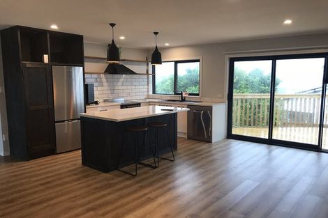 Photo of property in 1/593 Glenfield Road, Totara Vale, Auckland, 0629