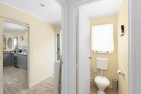 Photo of property in 6 Milne Place, Merrilands, New Plymouth, 4312