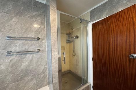 Photo of property in 2/69 Settlement Road, Papakura, 2110