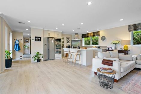Photo of property in 23 Lilac Close, Cambridge, 3434