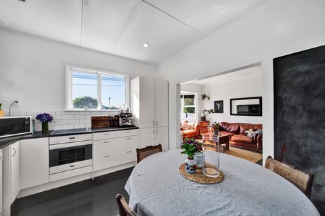 Photo of property in 165 Waihi Road, Hawera, 4610