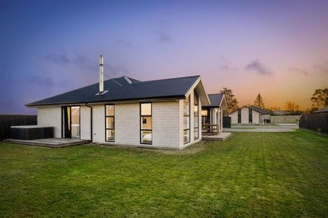 Photo of property in 12 Owen Drive, Darfield, 7510