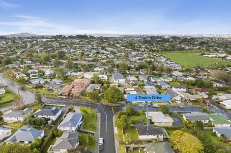 Photo of property in 4 Tonkin Drive, Sunnynook, Auckland, 0620