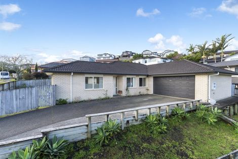 Photo of property in 48 San Marino Drive West, Henderson, Auckland, 0612