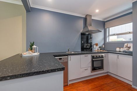 Photo of property in 12 Kiwi Court, Roslyn, Palmerston North, 4414