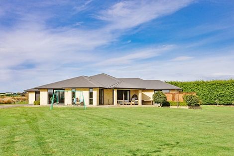 Photo of property in 56 Sunrise Drive, Seaward Bush, Invercargill, 9812