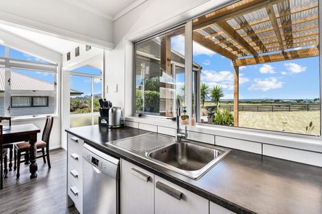 Photo of property in 150 Marsden Point Road, Ruakaka, 0116