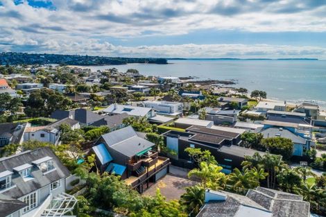 Photo of property in 18 Tiri Road, Milford, Auckland, 0620