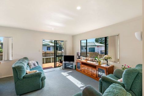 Photo of property in 108a Brightside Road, Stanmore Bay, Whangaparaoa, 0932