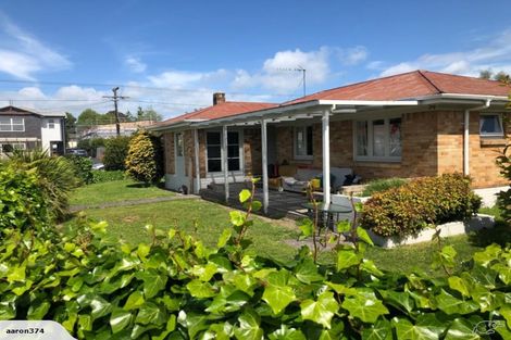 Photo of property in 1 Snead Place, Hamilton East, Hamilton, 3216