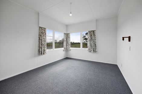 Photo of property in 124 Kahouri Road, Midhirst, Stratford, 4394