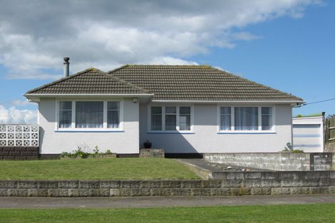 Photo of property in 92 Manuka Street, Castlecliff, Whanganui, 4501