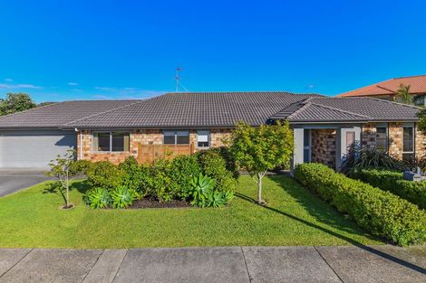 Photo of property in 6 Stranraer Crescent, Wattle Downs, Auckland, 2103