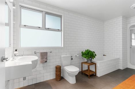 Photo of property in 9 Cullen Road, Waipu, 0582