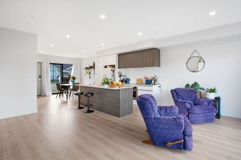 Photo of property in 7b Podgora Avenue, Kumeu, 0810