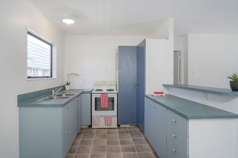 Photo of property in 15 Kawakawa Road, Whitianga, 3510