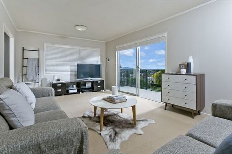 Photo of property in 14 Welland Place, Hillcrest, Auckland, 0627