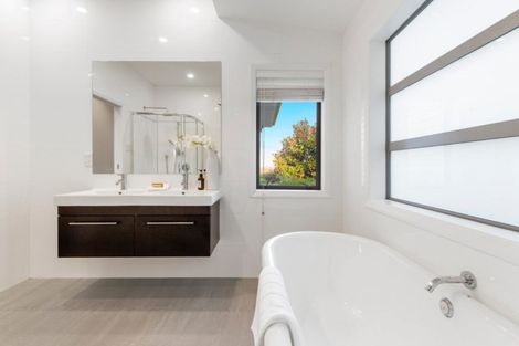 Photo of property in 201 Bleakhouse Road, Mellons Bay, Auckland, 2014