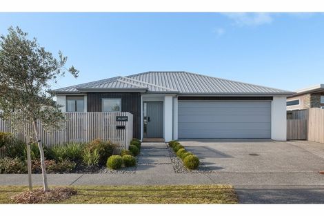 Photo of property in 35 Awatira Drive, Papamoa Beach, Papamoa, 3118