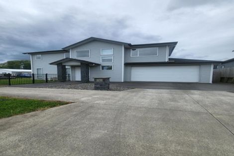 Photo of property in 2 Nohoanga Road, Karaka, Papakura, 2113