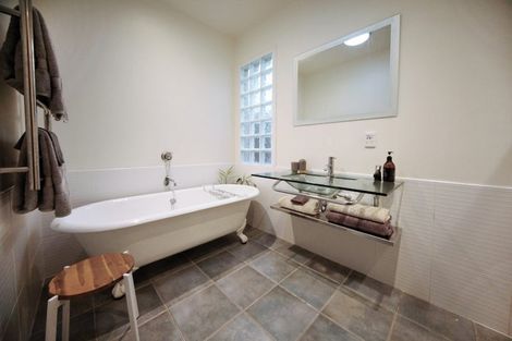 Photo of property in 44 Highbury Road, Highbury, Wellington, 6012