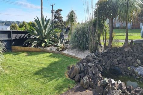 Photo of property in 3 The Terrace, Herald Island, Auckland, 0618