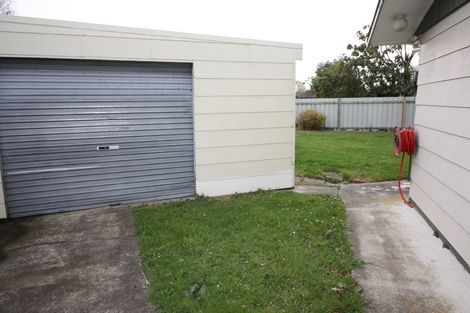 Photo of property in 27 Dunk Place, Milson, Palmerston North, 4414