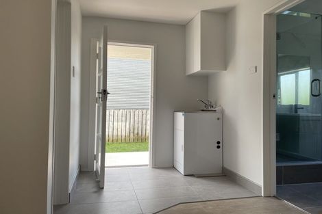 Photo of property in 1/163 Onewa Road, Birkenhead, Auckland, 0626