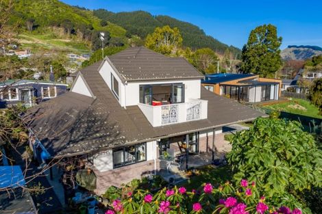 Photo of property in 8a Winara Avenue, Waikanae, 5036