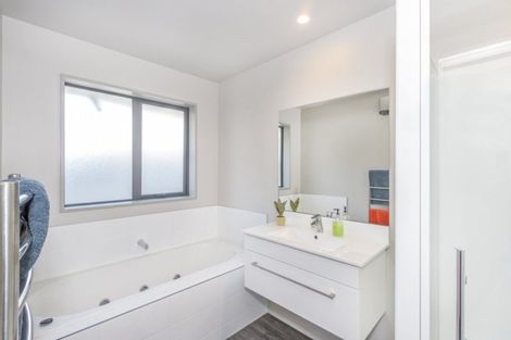 Photo of property in 68 Brookside Terrace, Bryndwr, Christchurch, 8053