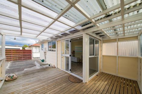 Photo of property in 32 Andrew Avenue, Roslyn, Palmerston North, 4414