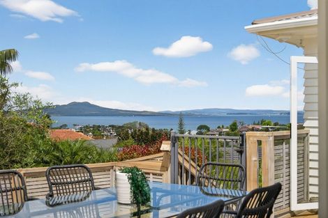 Photo of property in 29 Peter Terrace, Castor Bay, Auckland, 0620