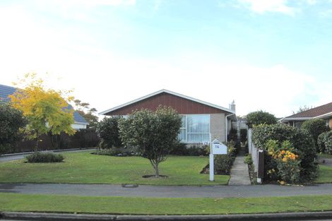 Photo of property in 16 Camelot Street, Ilam, Christchurch, 8041