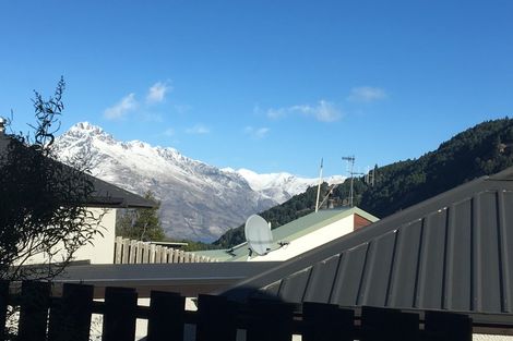 Photo of property in 6a Watts Road, Fernhill, Queenstown, 9300