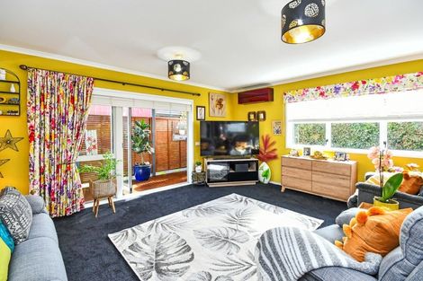 Photo of property in 90 Helenslee Road, Pokeno, 2402