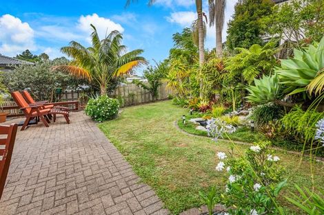 Photo of property in 8 Landvale Court, Browns Bay, Auckland, 0630