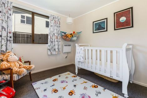 Photo of property in 2b Whanake Street, Titahi Bay, Porirua, 5022