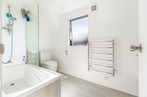 Photo of property in 2/32 Moana Avenue, Onehunga, Auckland, 1061