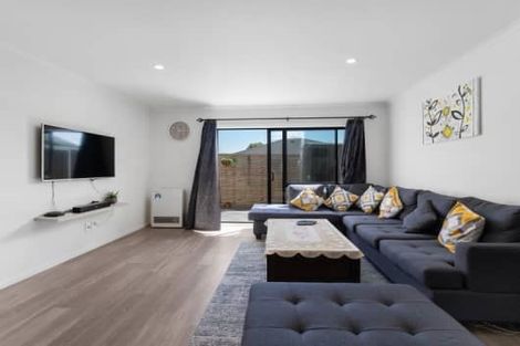 Photo of property in 19/9 Surrey Street, Tawa, Wellington, 5028