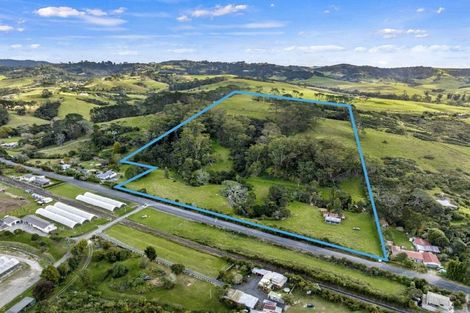 Photo of property in 148 Waitakere Road, Waitakere, Auckland, 0782