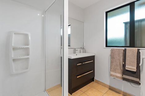 Photo of property in 15 Harrys Way, Redwood, Christchurch, 8051