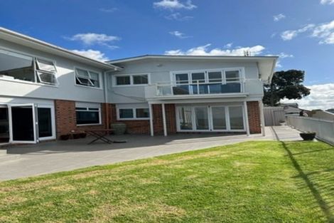 Photo of property in 1/241 Hurstmere Road, Takapuna, Auckland, 0622