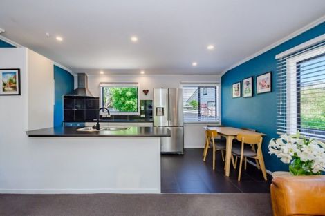 Photo of property in 3b Campion Road, Waikanae Beach, Waikanae, 5036